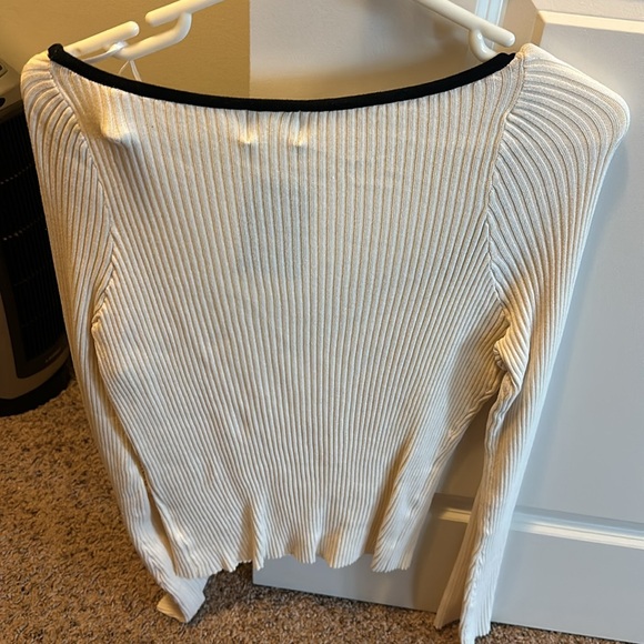 H&M Top - Picture 2 of 2